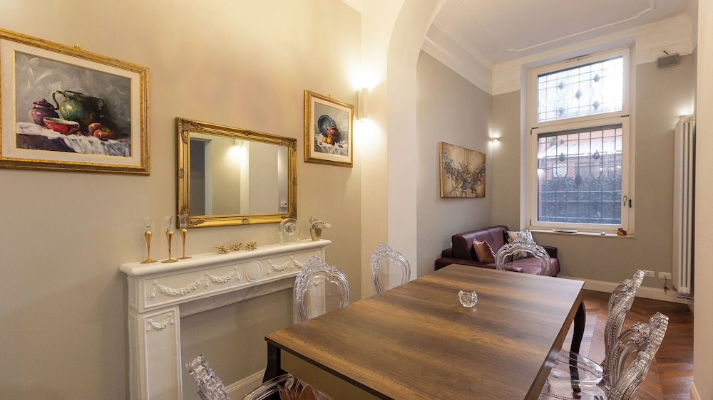 Rental in Rome Gregoriana Apartment