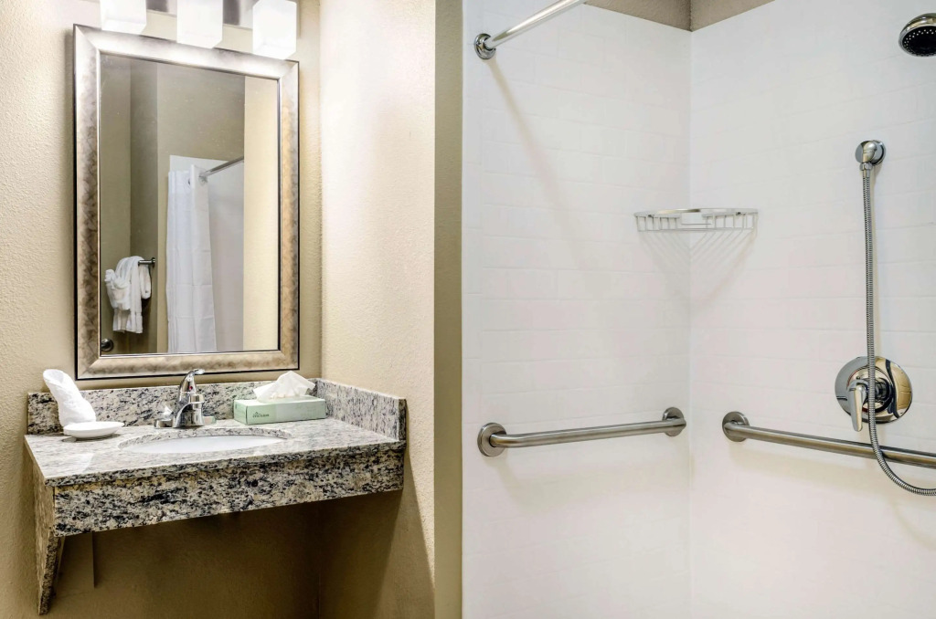 MainStay Suites Hackberry Sportsmans Lodge