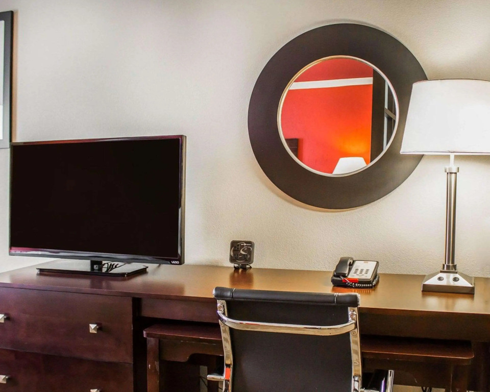 Comfort Suites Columbus East Broad