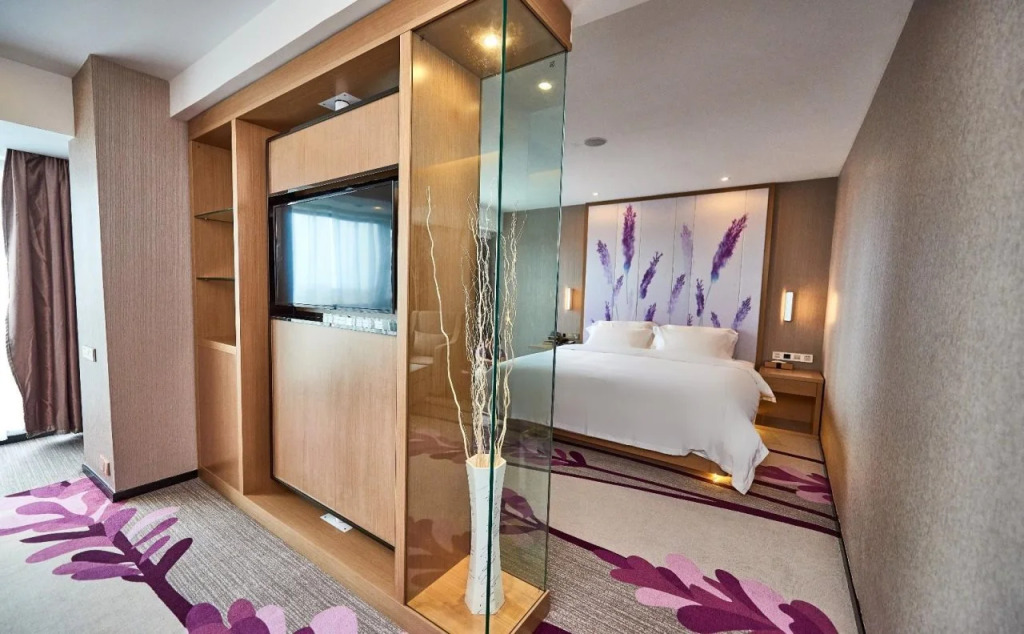 Lavande Hotel Haining Leather City Yintai