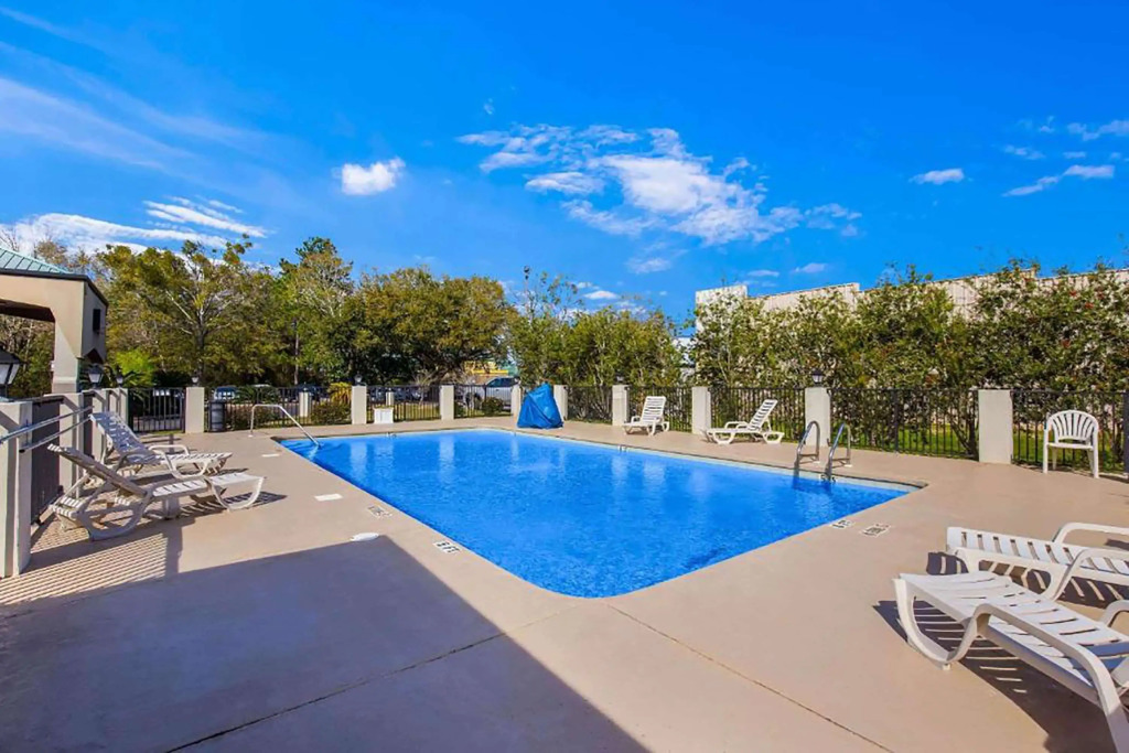 Days Inn by Wyndham Foley - North Gulf Shores