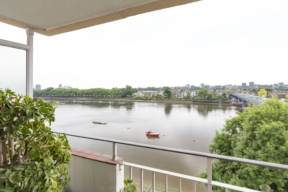 Views by Putney Bridge