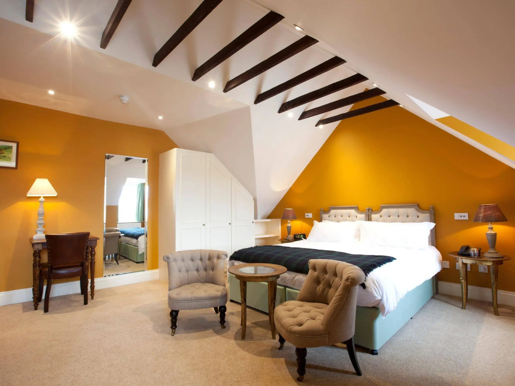 Buccleuch and Queensberry Arms Hotel
