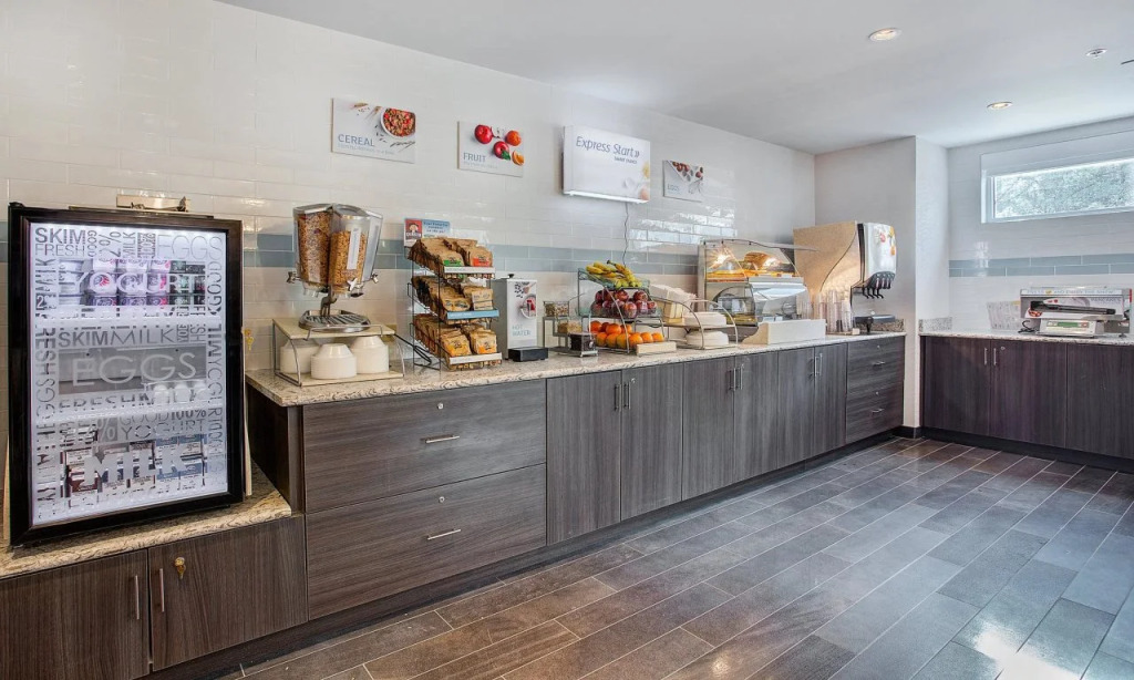 Holiday Inn Express & Suites Covington by IHG