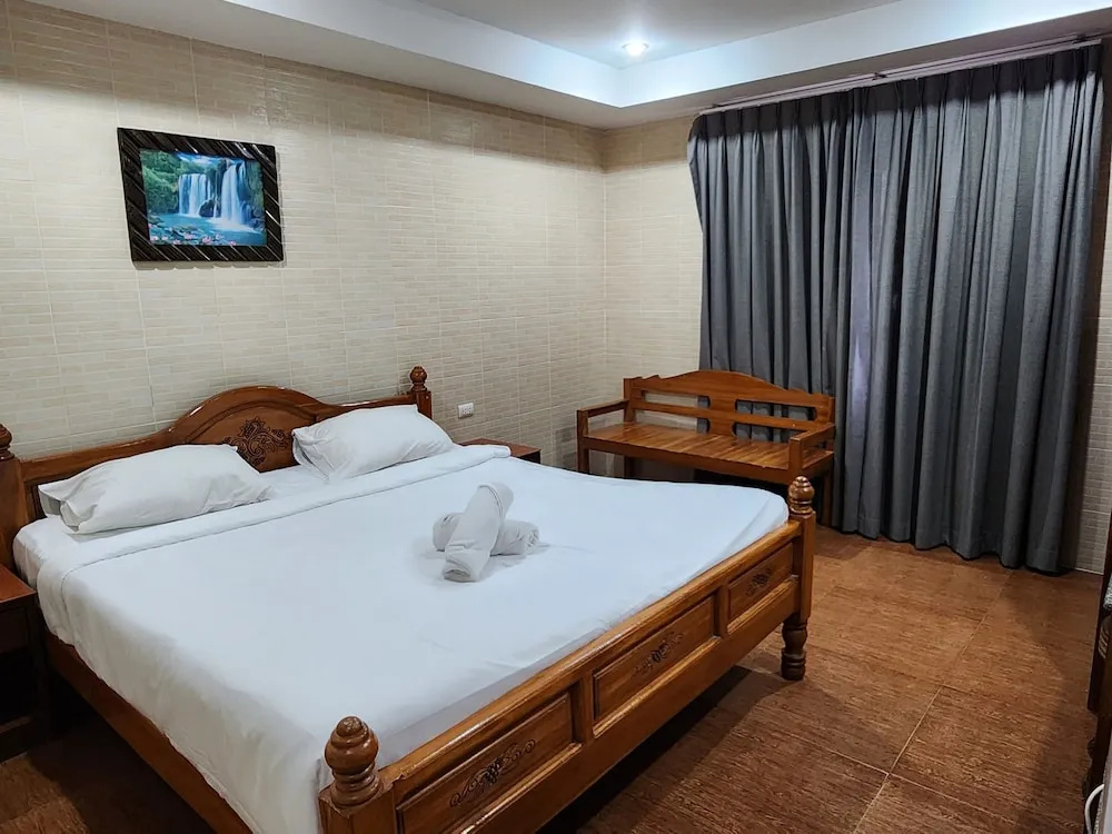 OYO Dynasty Hotel