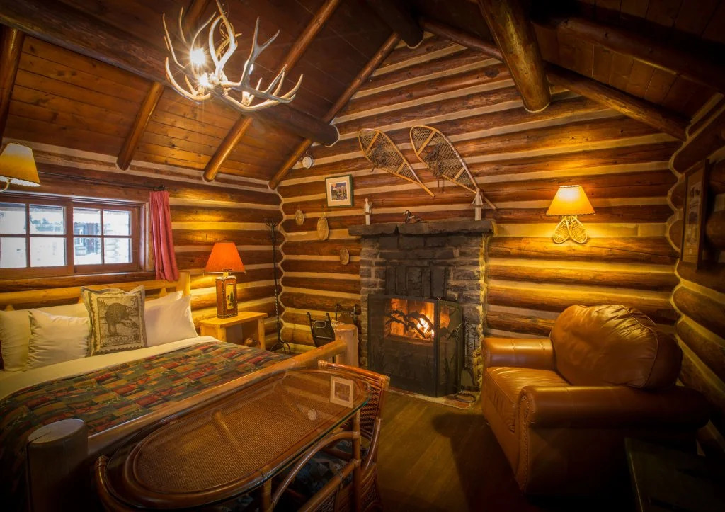 Storm Mountain Lodge & Cabins