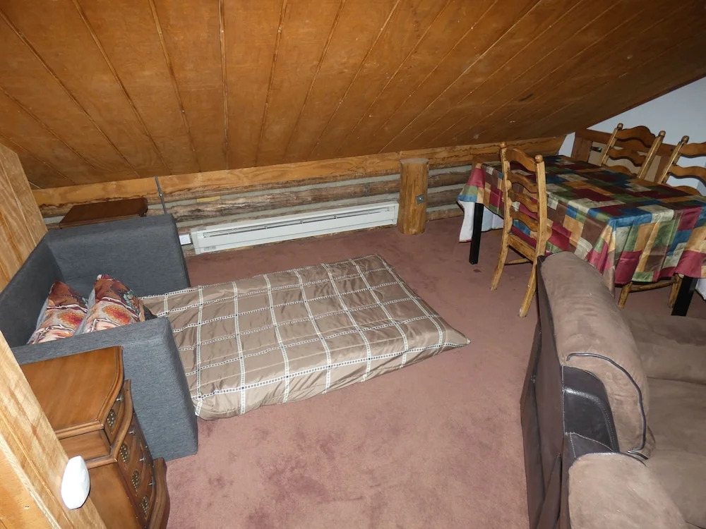 Yellowstone Motel
