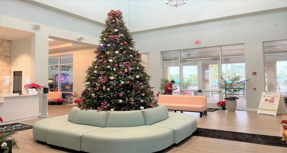 Opulent Villa with Pool & Spa, 10 Miles to Disney