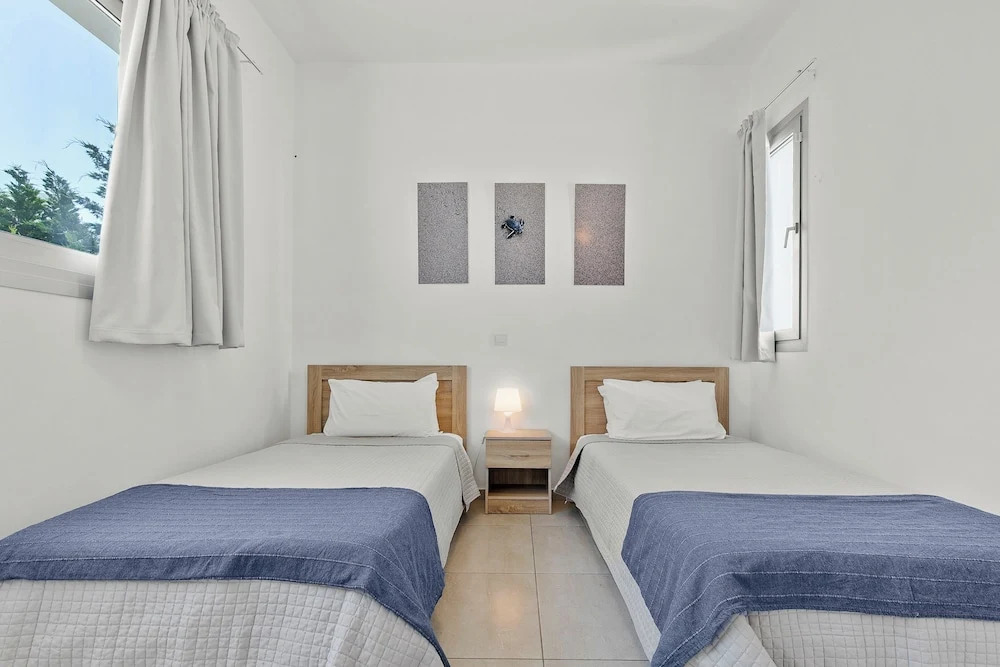 Sea Point Villas Coral Bay Luxury Private Pool villas walk to Beach 3 - 5 BDR in 1 resort
