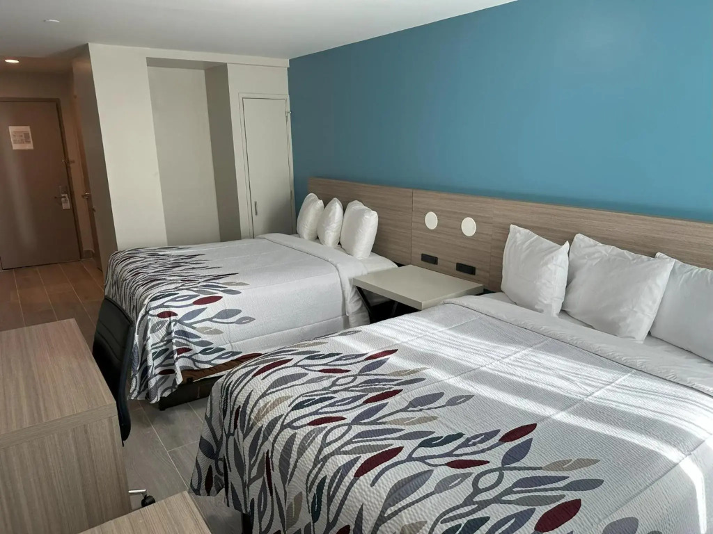 Red Roof Inn PLUS Brooklyn - Flatbush Ave