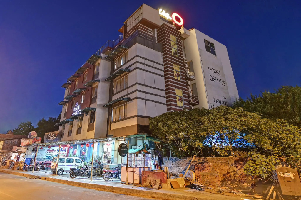 OYO Townhouse 415 Hotel Cosmos