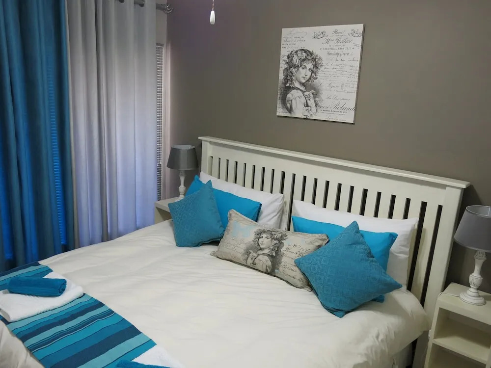Cherry Lane Self Catering BB - 1 Bedroom Bathroom With Shower for 4 Guests