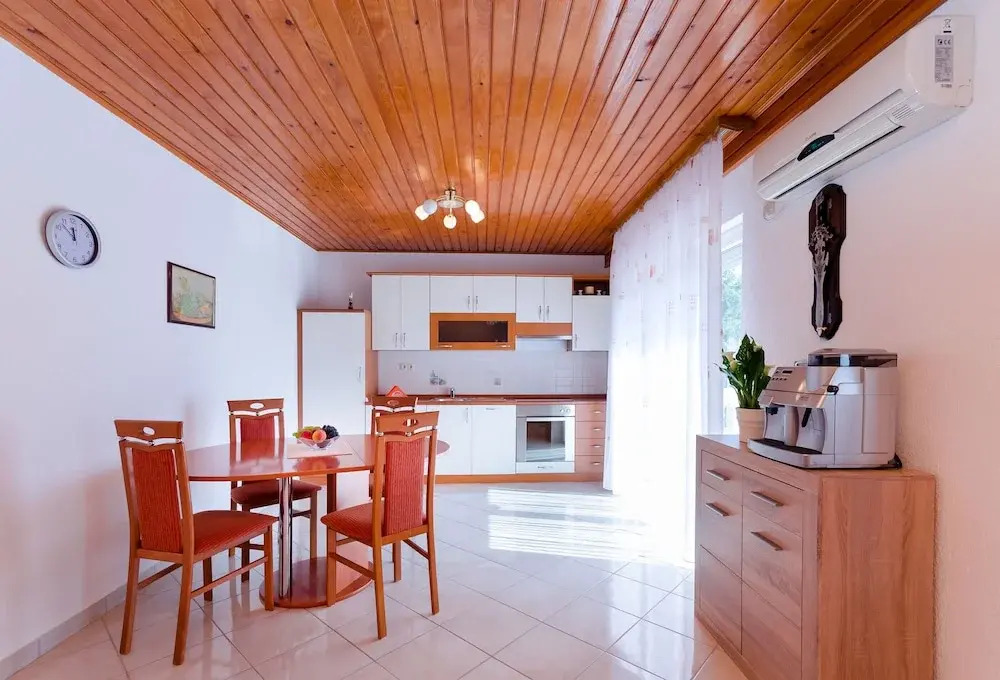 Apartments Maravera