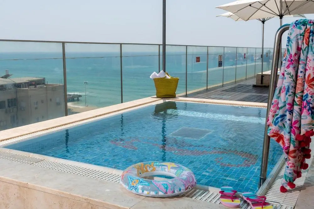 Arena Hotel by the Beach