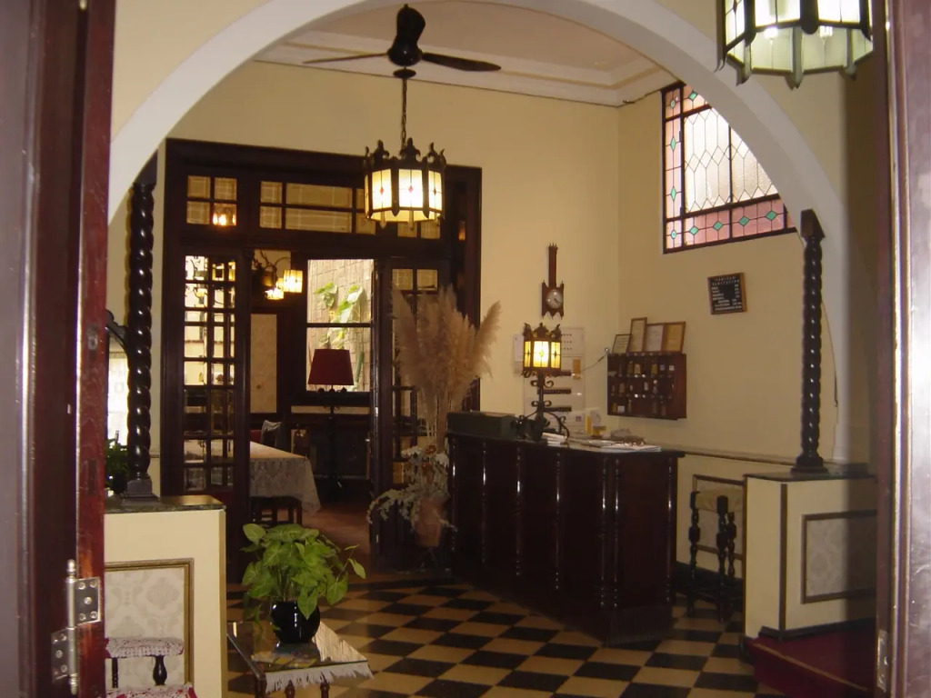 EMPERATRIZ HOTEL familiar
