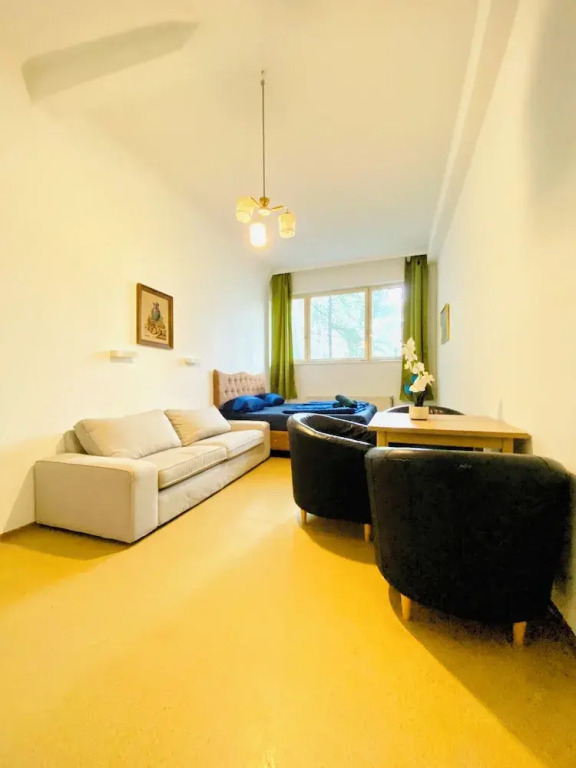 Affordable Central Rooms Near U3