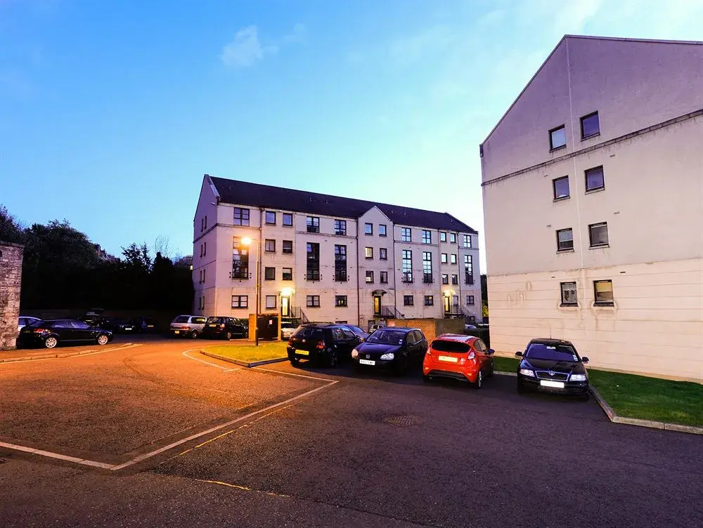 Jamaica Street Apartment