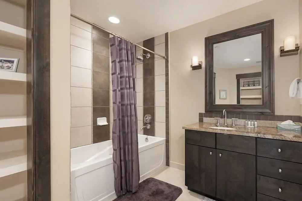 Ski Condo with Private Garage and Washer Dryer - Parry Peak Loft Premium-Rated 105