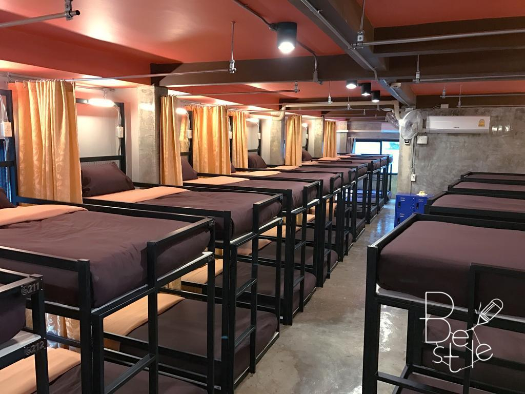 The Alley Hostel & Bistro