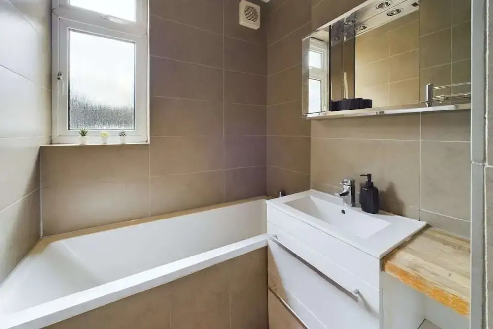 The Earl's Court Hideaway - Warm 3bdr House