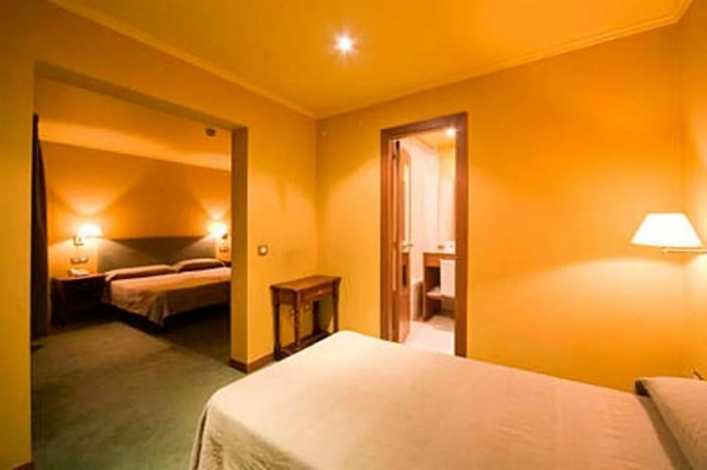 Aston Hotel