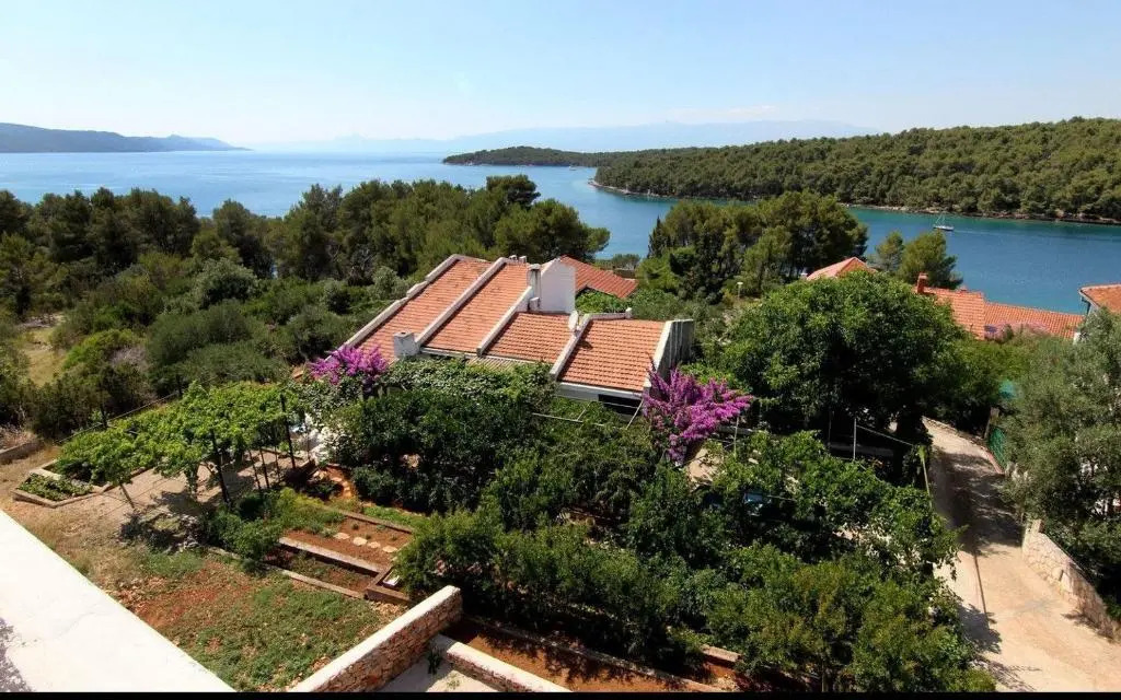 Studio Apartment Nik-50m from beach