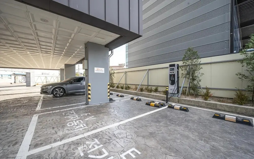 Yeongdeok Gangguhang Cloud Hotel