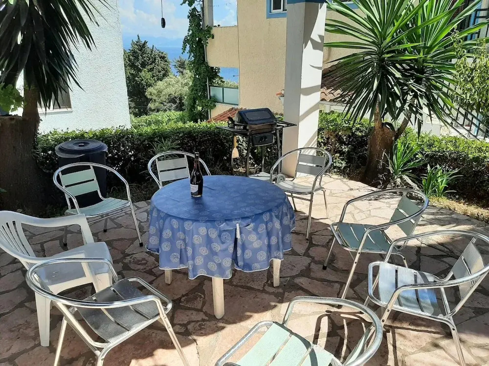 Apartment in Mpenitses With Sea Views & Pool
