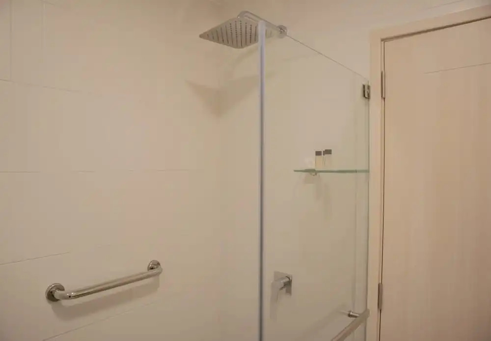 w Elegant 2BR Apartment in Miraflores Steps From Larcomar