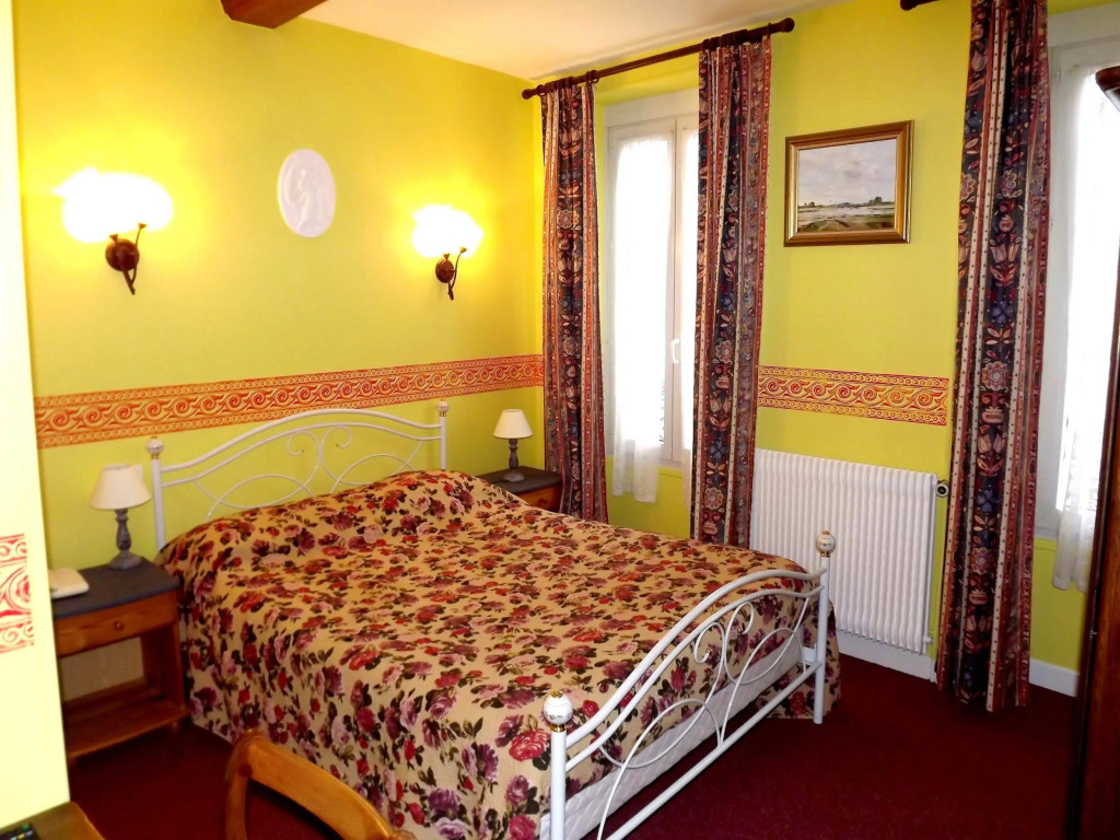 Hostellerie Saint Martin- Logis Hôtel et Restaurant