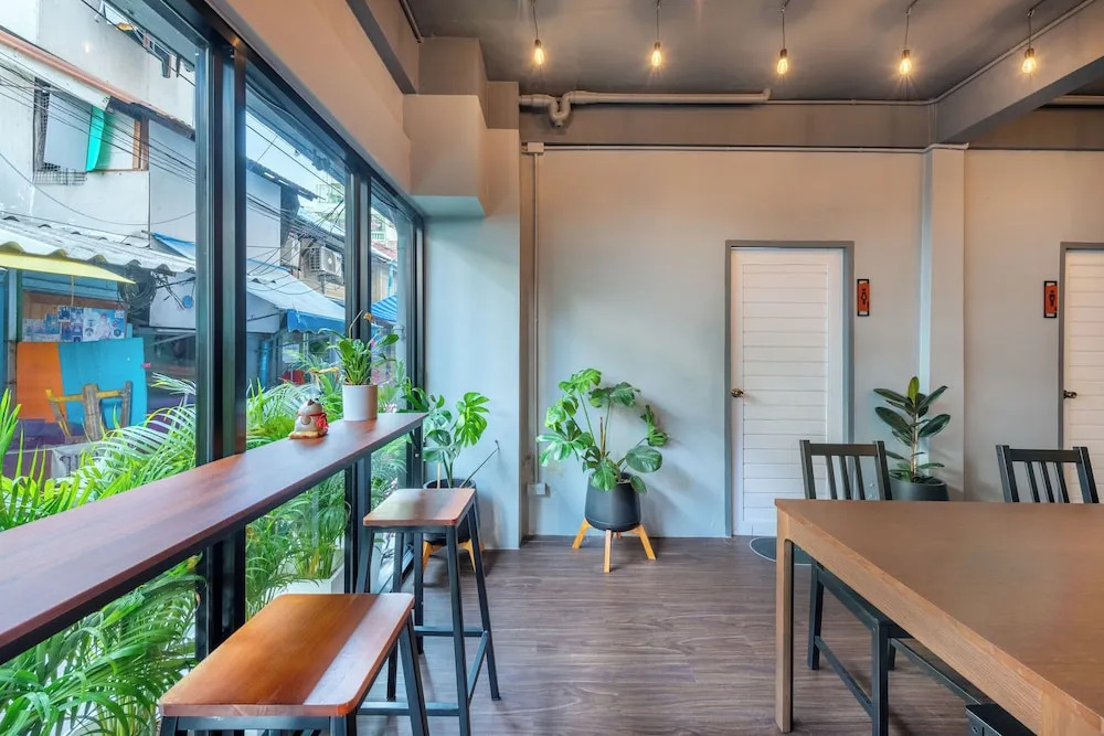 Ti Thong Hostel