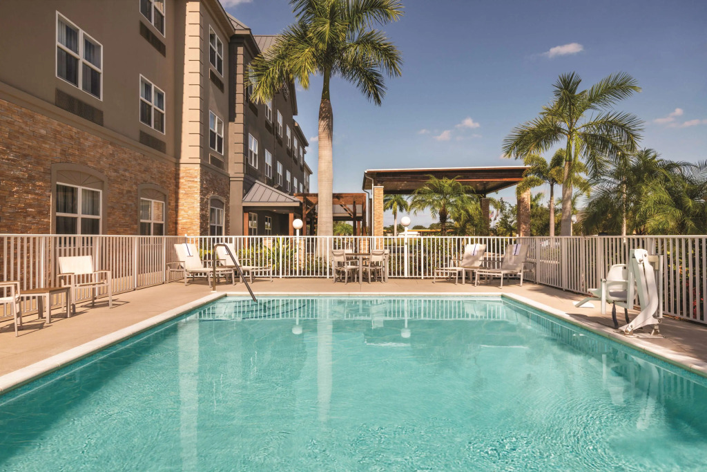 Country Inn & Suites by Radisson, Bradenton-Lakewood-Ranch, FL