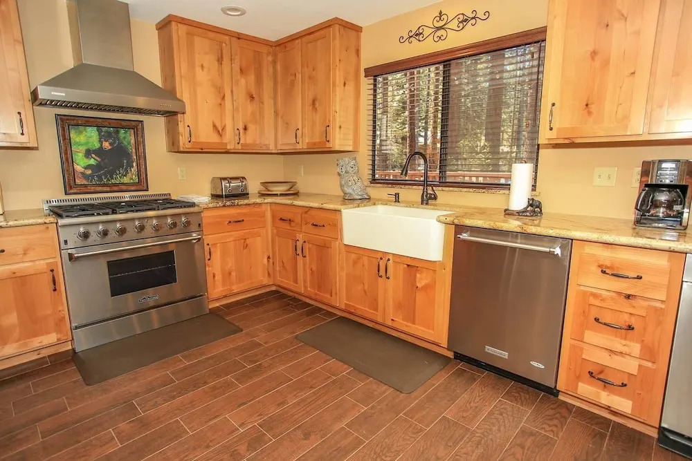 The Lodge at Snow Summit 6 Bedrooms 4.5 Bathrooms Home