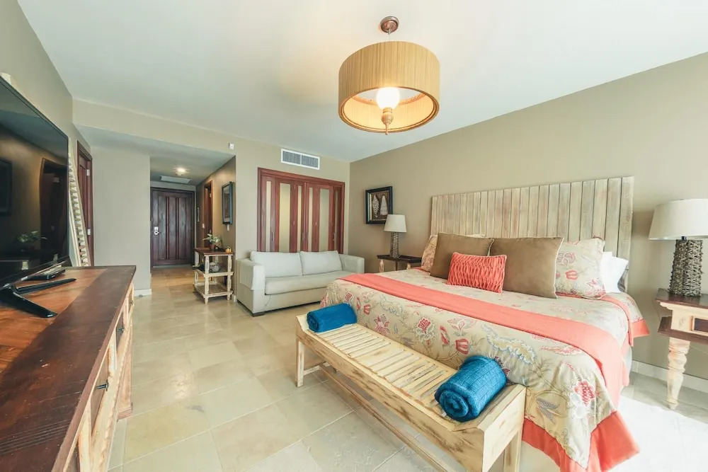 Sunny Beach View Apt at Punta Palmera CBB
