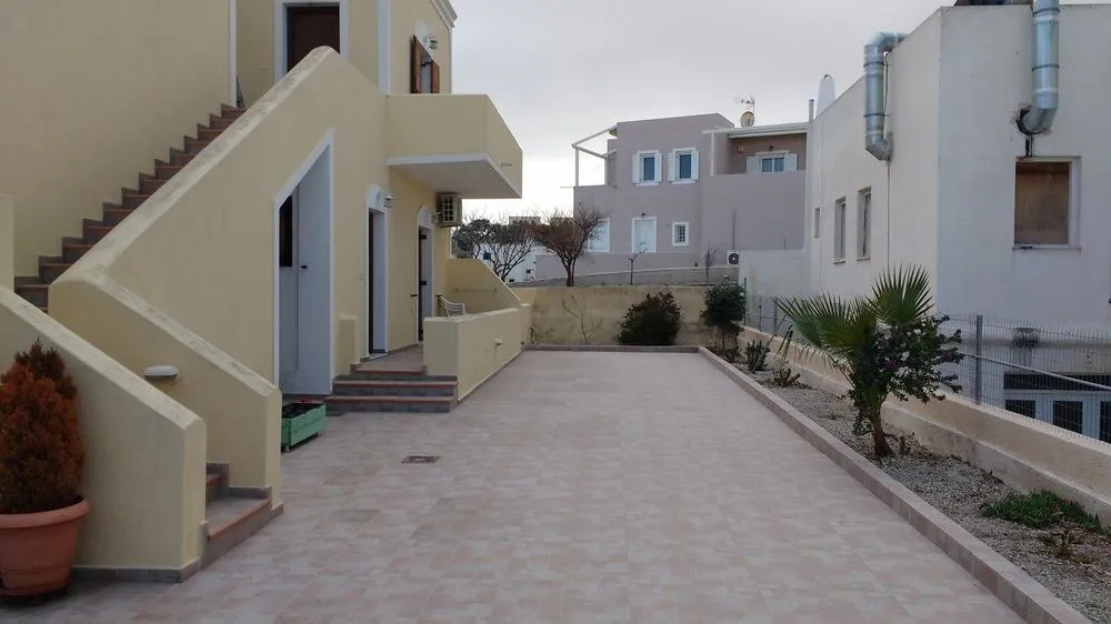 Vazeos Apartments
