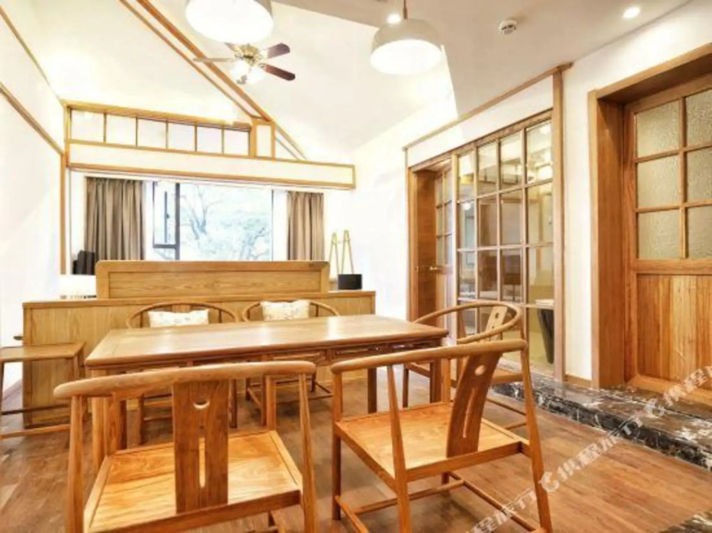 Xixia Xiaozhu Boutique Hote(Xihu Duanqiao shop)）