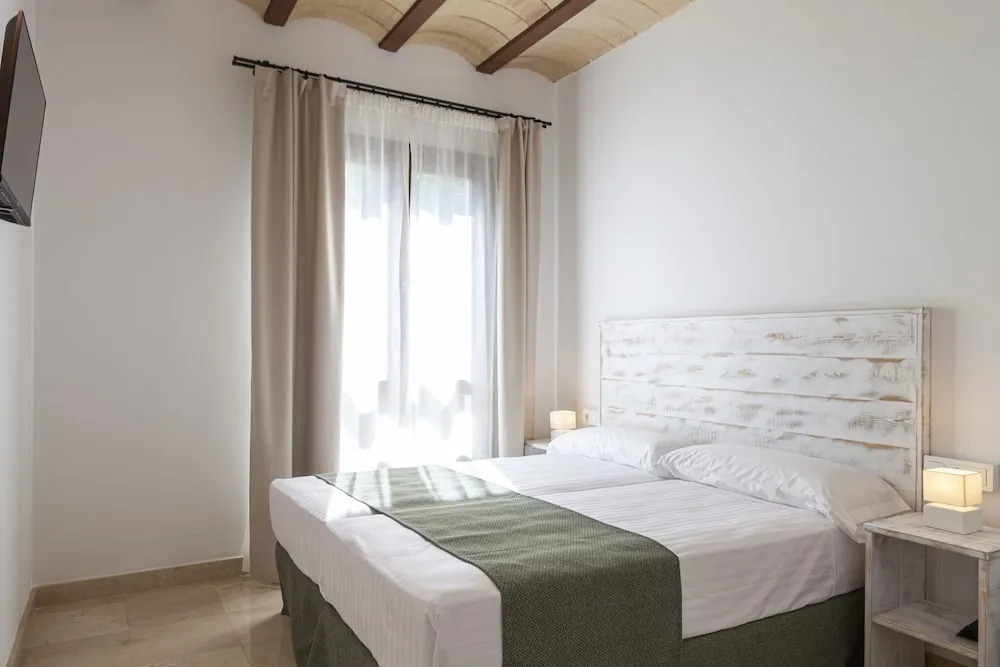 Ad Hoc Vitae Retreats & Health Only Adults