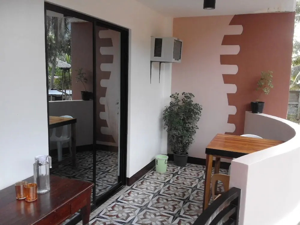 Vali-Joe Travel Lodge