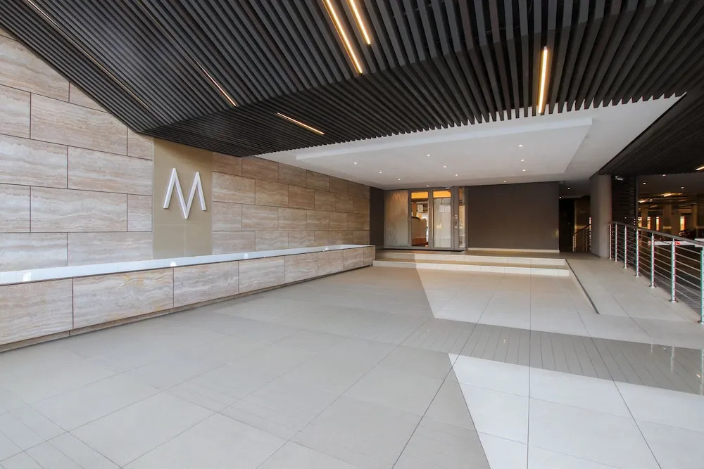 Sandton Smart Apartment Sixteen