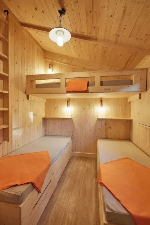 Le Jardin Saint Germain Lodges and Events