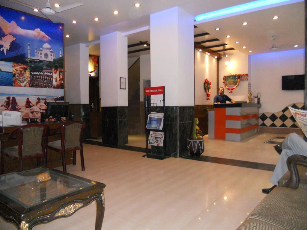 Amax Inn