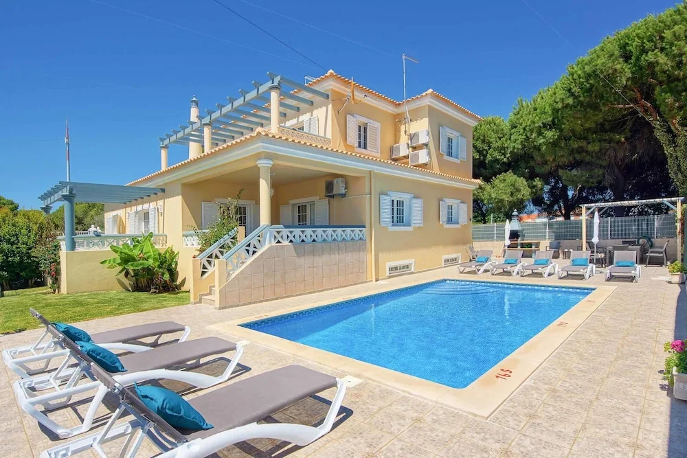 Villa Caly