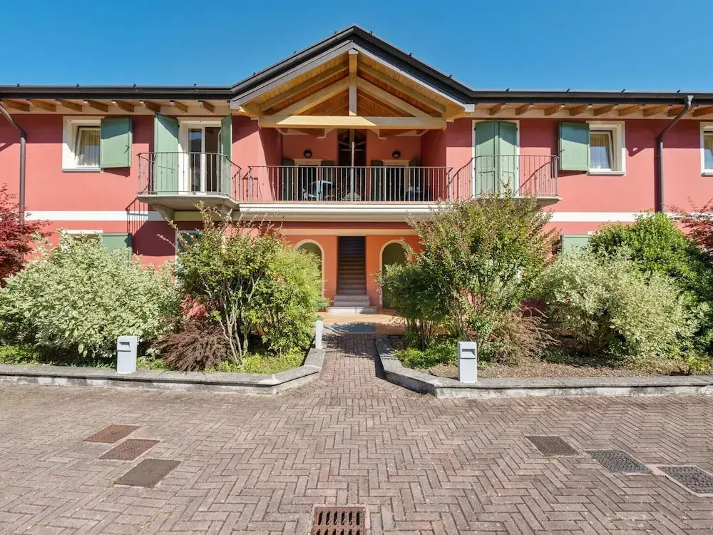 Apartment on Lake Idro With Pool