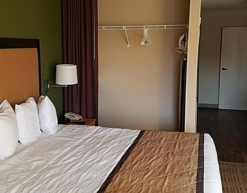 Studio 6 Extended Stay Milwaukee Brookfield WI