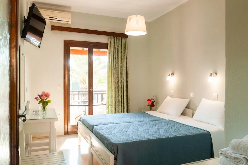 Eleni Apartments