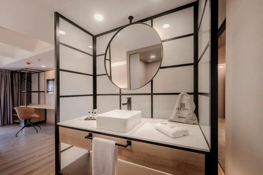 Lettera Hotel