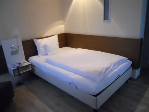 Flussbett Hotel