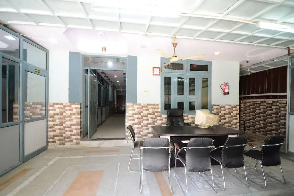 Oyo 28677 Hotel Jeevisha Inn