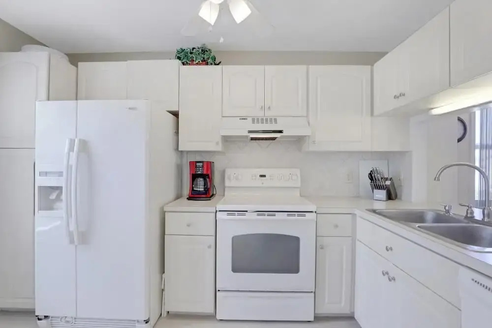 Bright Condo in Community With Pool/steps to Beach