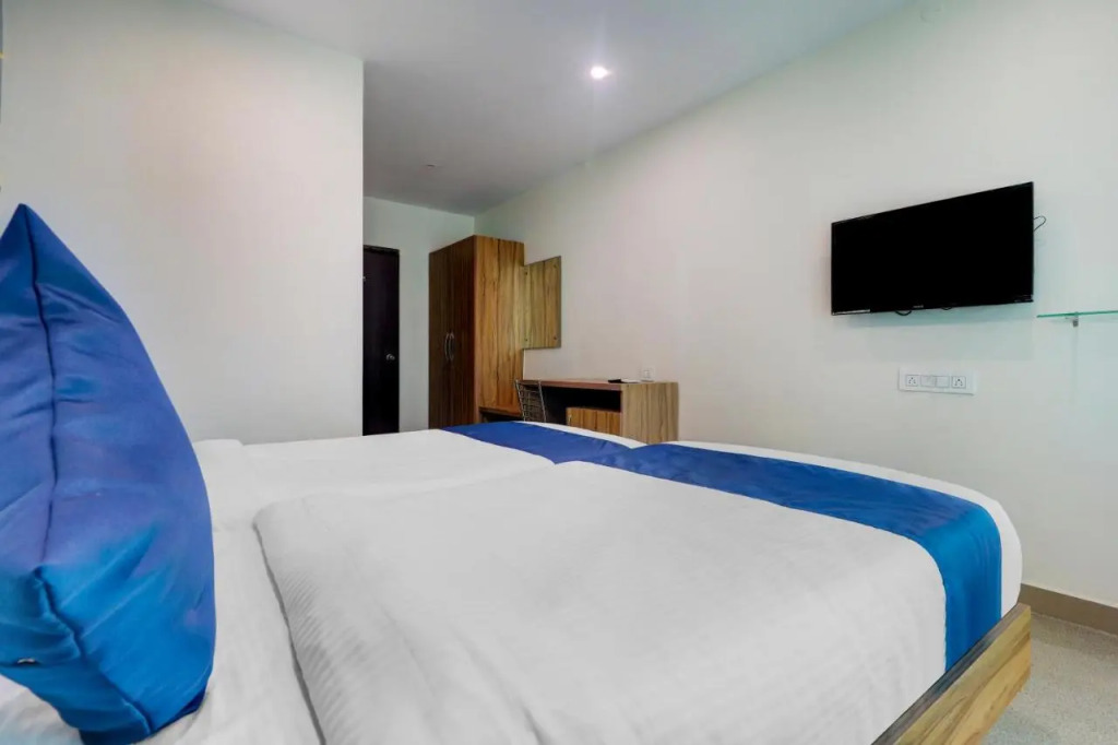 Fabhotel Jkc Grand